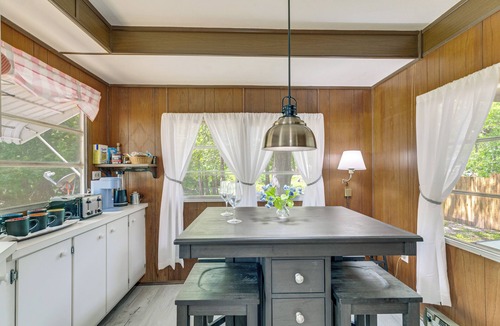 Bushnell House | Bushnell Riverside Retreat w/Hot Tub & Game Shed