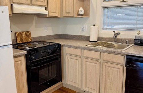 Cheyenne Canyon Cabin | Cañon Hideaway- 1BR + bonus room/office-Prime location