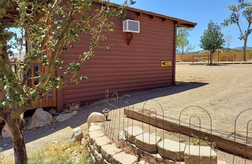 Escalante Cabin | Cabin 3 - The-Hole-in-the-Rock - Dry Camping Cabin