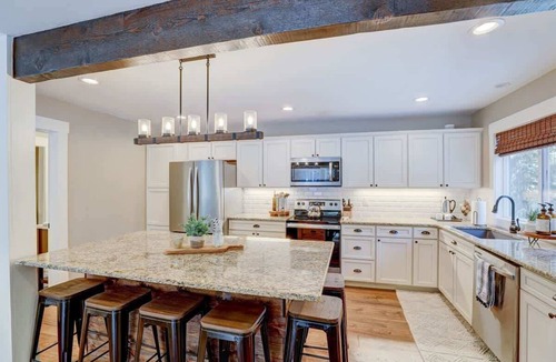 Blue River Cabin | Cabin with Pool Table only 10 minutes from downtown Breckenridge!