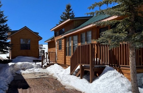 Mammoth Creek Cabin | Cabins by Panguitch Lake: Where Rustic Charm Meets Amazing Fishing!
