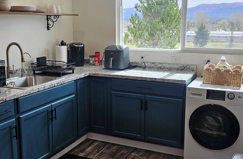 Hatch Apartment | Canyon Glow Retreat- peaceful retreat between Bryce Canyon and Zion