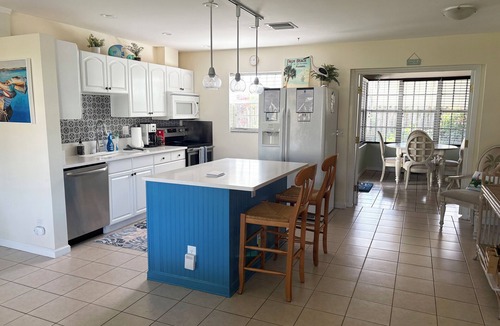 Florida North Atlantic Coast House | Captains Retreat.An oasis with lush coastal landscaping awaits!