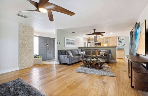 Cocoa Isles Country Club House | Casa Coco | 3BR | Heated Pool + Outdoor Kitchen