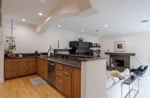 East Fort Lauderdale Villa | Casa del Sol is a refined retreat near the Galleria Mall, beach, & restaurants