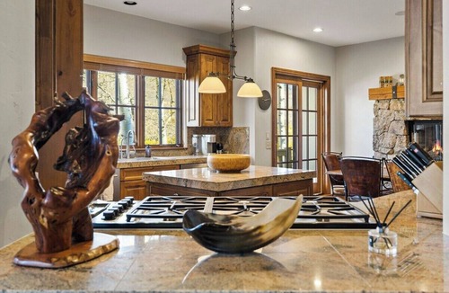 Highland Meadows House | Casa Feliz Colorado - 4 Bed, Hot Tub & Fire Pit