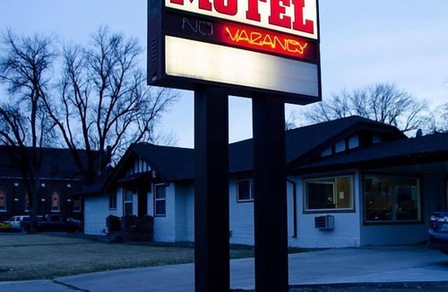 Lovell Hotel | Cattlemen Motel