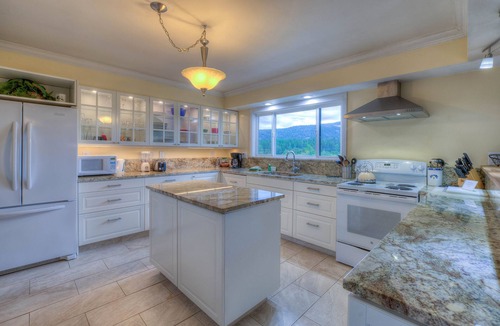 West Sound House | Cedar Field Vacation House on Orcas Island - August Nights Sale!