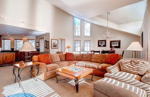 Beaver Creek Apartment | Centennial 2 Bedroom Condo unit no. 16