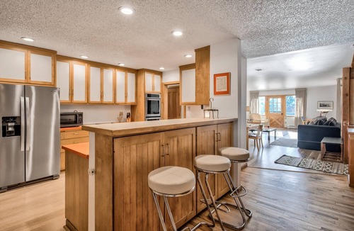 East Colorado Springs Ski Chalet | Chalet in Central Colorado Springs Location, 3 BR, 2 BA, Views, WiFi