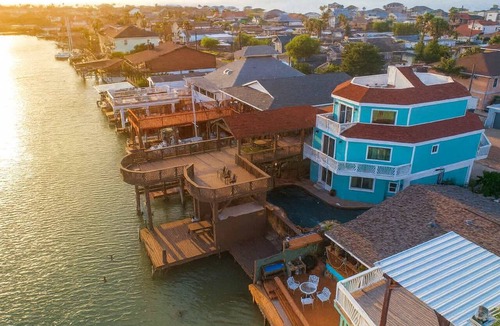 Port Isabel House | Channelfront " Remodeled " Pool " Boatslips