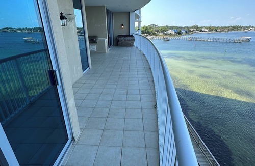 Thomas Drive Condo | Charming 2-bedroom condo with fitness room and AC in Panama City Beach