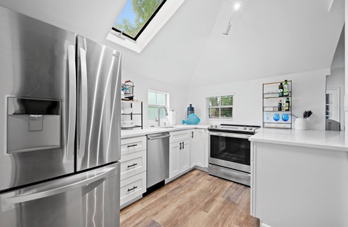 Old Northwood Cottage | Charming 2-bedroom cottage in lush tropical setting in popular West Palm Beach