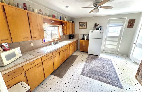 Antonito House | Charming 2-Bedroom Adobe Escape Near Cumbres & Toltec Train.
