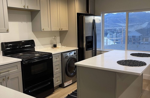 Saratoga Springs Apartment | Charming 2-bedroom basement apartment with AC, WiFi in awesome Saratoga Springs