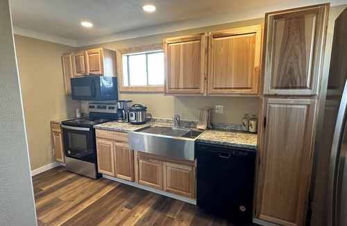 Pendleton House | Charming 2-bedroom house with WiFi, AC in fabulous Pendleton