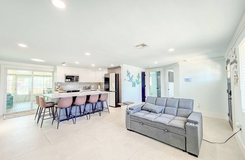 Sea Ranch House | Charming 2-bedroom house in peaceful Hudson.