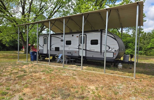 Abbeville House | Charming 2-bedroom RV near fabulous Abbeville and Eaufaula with WiFi, AC
