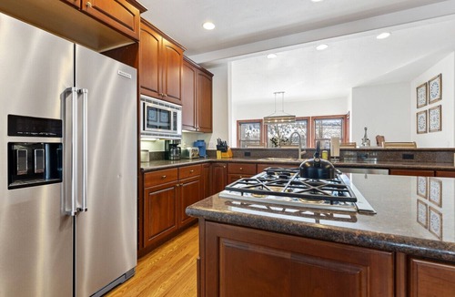 Edwards House | Charming 5BD Mountain Estate - Best for Families Air Conditioning