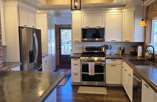 Ogden House | Charming Bungalow Hot Tub Near Trails & Dining
