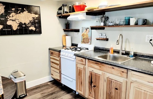 Glenwood Springs Cabin | Charming Cabin 3: Vintage Western Style, Modern Luxury +Full Kitchen
