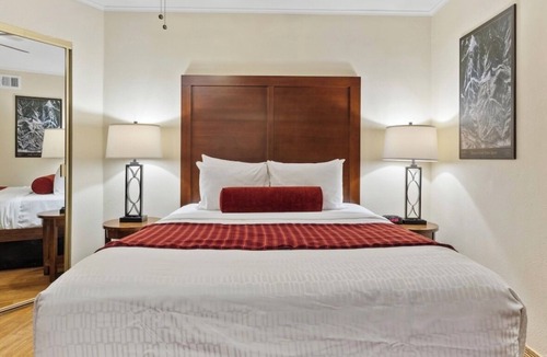 Avon Cabin | Charming Christie Lodge Resort and Spa in Vail Valley near Beaver Creek