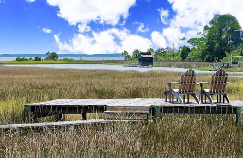 Plantation House | Charming cottage walk to Gulf with shared pools hot tub & central AC