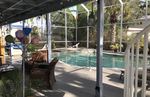 South Island House | Charming Fort Myers Beach home suited for families
