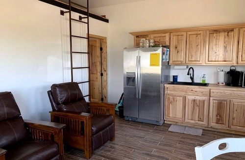 Raton Cabin | Charming, Glamping Cabin with Barbecue Grill, Perfect for Wildlife Watching in Raton, New Mexico