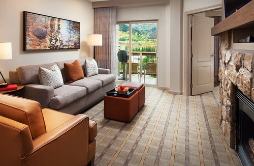 Avon Hotel | Charming hotel in brilliant Avon with WiFi, fitness room, AC