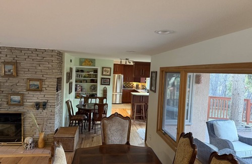 Broadmoor House | Charming Mountain house in Colorado Springs perfect for your getaway