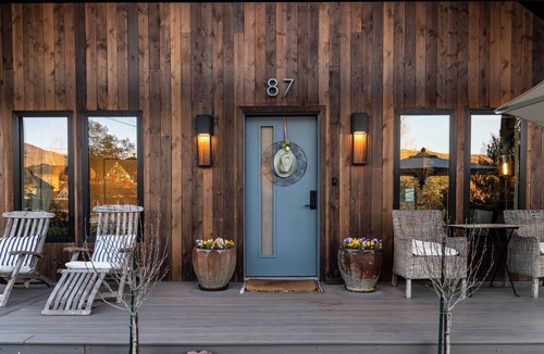 Midway House | Charming mountain modern 3 brm/2 bath home in Midway, UT, with deck/yard.