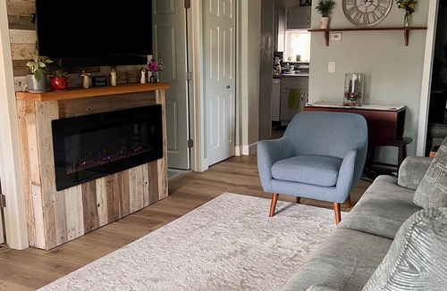 Martinez Park House | Charming Old Town Bungalow - Walk or Bike to Everything!