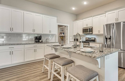 Ozark House | Charming Ozark Abode w/Yard & Pool Access