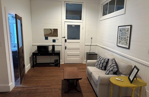Historic Downtown Apalachicola Apartment | Charming pet-friendly suite in the heart of historic downtown Apalachicola
