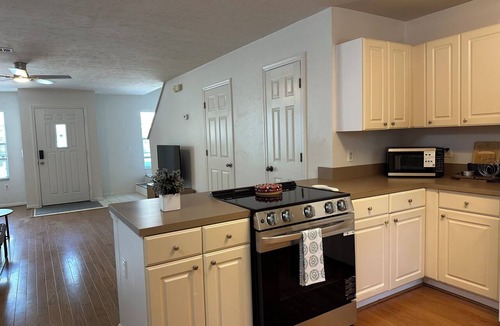 Haile Plantation House | Charming Stay in “La Casita” at Haile. Safe, Walkable, and Close to Everything