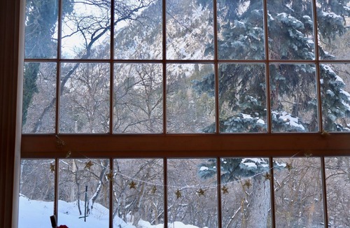 Sandy Cottage | Charming stone cottage in Little Cottonwood Canyon