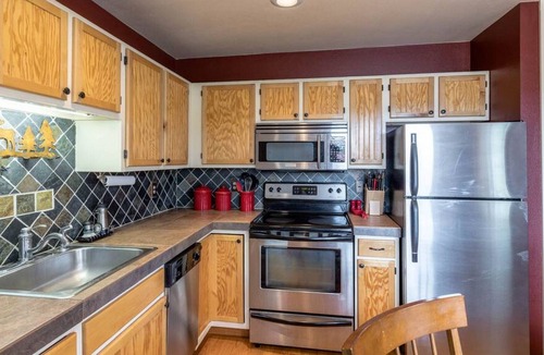 Grand Lake House | Charming townhouse with plenty of amenities