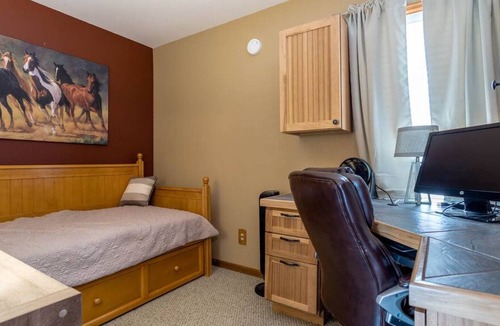 Grand Lake House | Charming townhouse with plenty of amenities