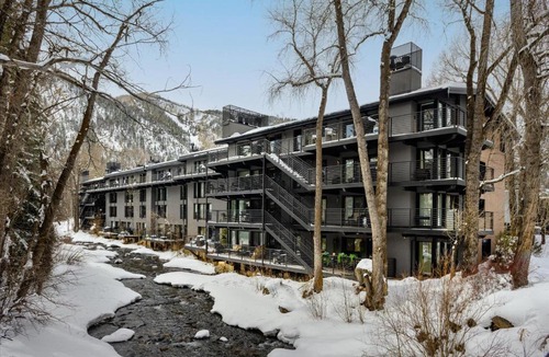 Aspen House | Chateau Roaring Fork Unit 37, Spacious Condo, Close to Downtown. Pool, Hot Tub, Fitness Center