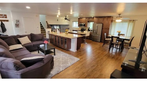 Aurora House | Cheerful large 5 bedroom home with space to spare