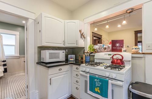 Fruita House | Cherry Blossom II: Bright Spacious Fruita Retreat