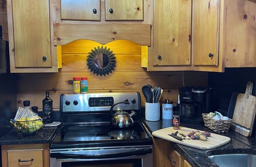 Hidden Lake Cabin | Cherry Log Chic - Perfectly Positioned Between Blue Ridge & Ellijay