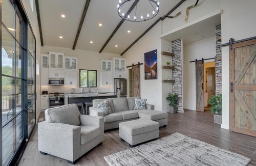 Annabella House | Chic Utah Getaway w/Fireplace, Sauna & 2 Decks!