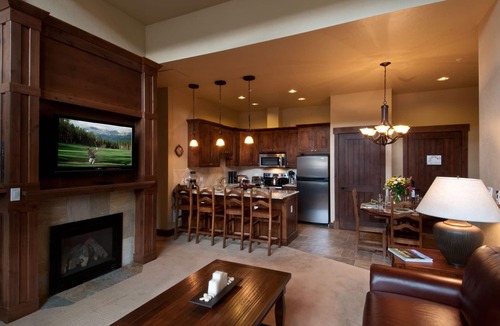 Breckenridge Apartment | Christmas at Grand Lodge on Peak 7- 2BR- 2B Dec 21 -28,2024