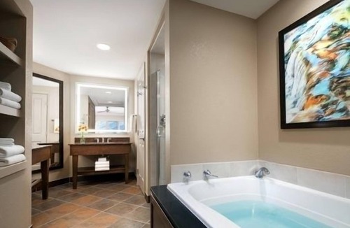 Avon Villa | Christmas + New Years. 2 bdrm - Sleeps 8. Free parking. Avon, Beaver Creek, Vail