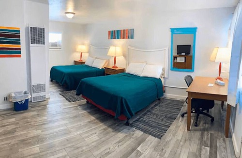 Salida Hotel | Clean, central, Retro Inspired Salida Motel 1
