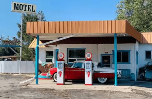 Salida Hotel | Clean, central, Retro Inspired Salida Motel 1