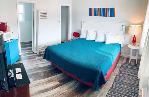 Salida Hotel | Clean, Central, Retro Inspired Salida Motel 8