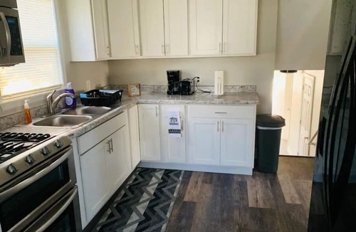 Hammond House | Clean, spacious, updated home, minutes to Casino